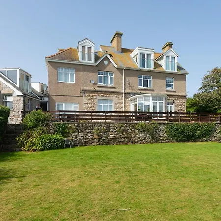Shearwater View, 7 Rosemorran, Holiday home *